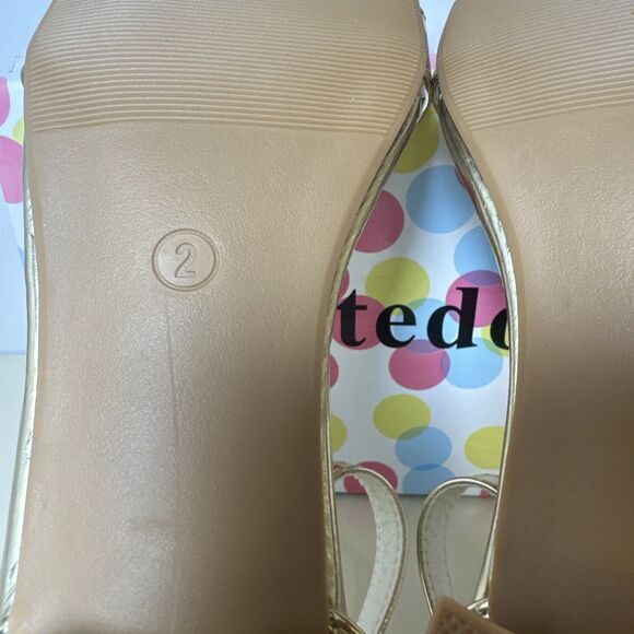 Cutedog Girls Gold Princess Shoes Size 2 Block Heel Ankle Buckle Strap and Charm - Picture 10 of 11